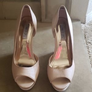 JENNIFER LOPEZ, CREAM WEDGES, SIZE 7
